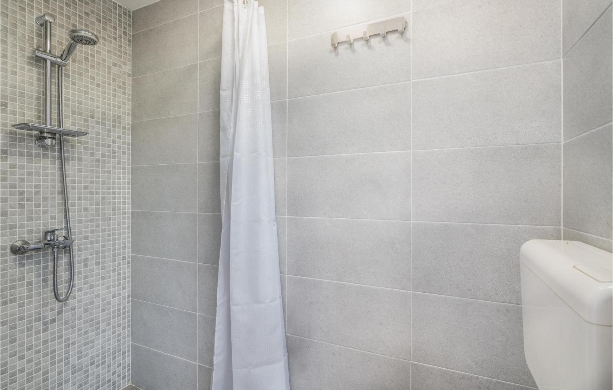 Gorgeous Apartment In Krk With Wifi بونات المظهر الخارجي الصورة